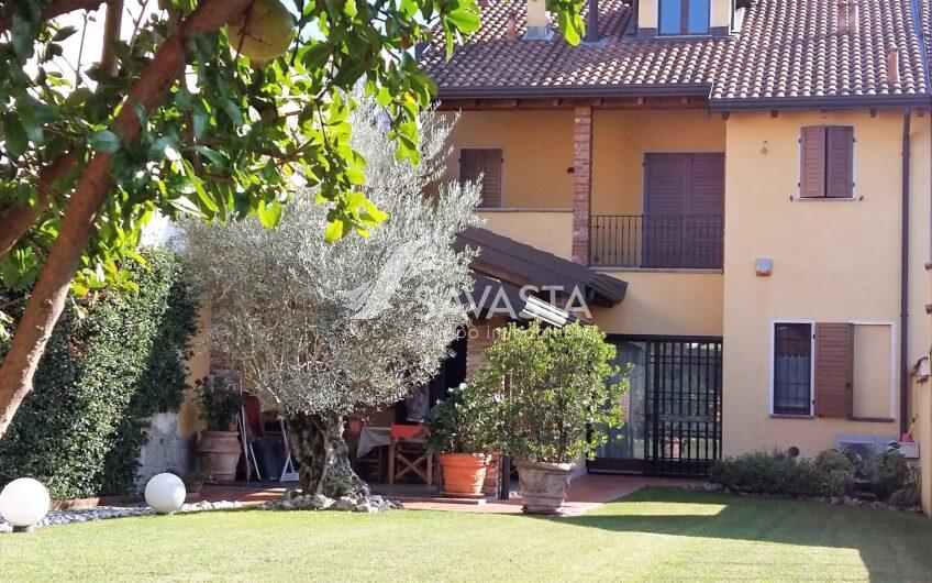 TORRION QUARTARA – VILLA